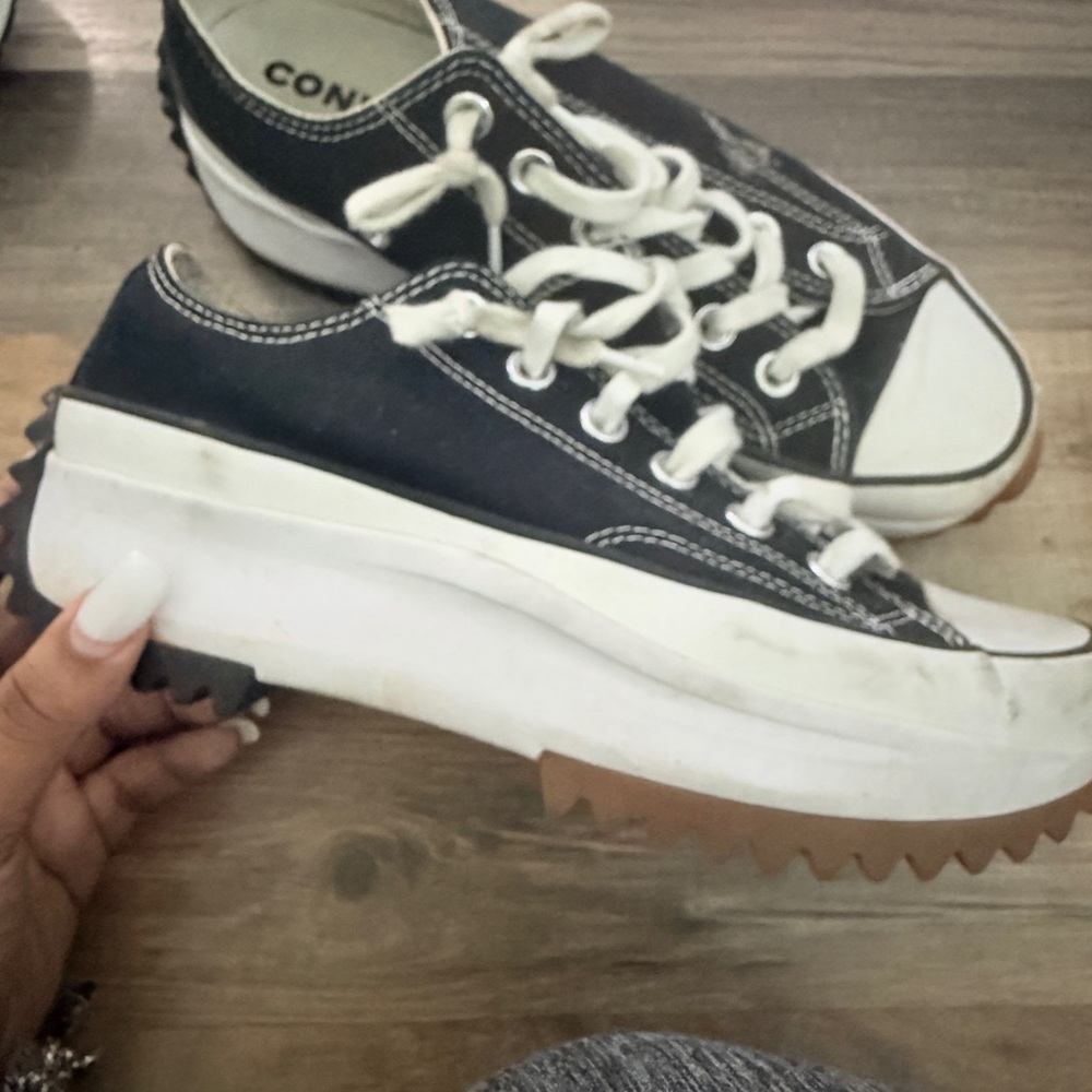 Converse Run Star Hike Ox platform sneakers in the Black/White/Gum colorway. - Picture 2 of 4